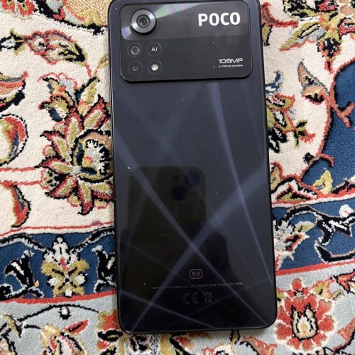 یک عدد گوشی موبایل شیاعومی سالم و تمیز بدون خط و خش