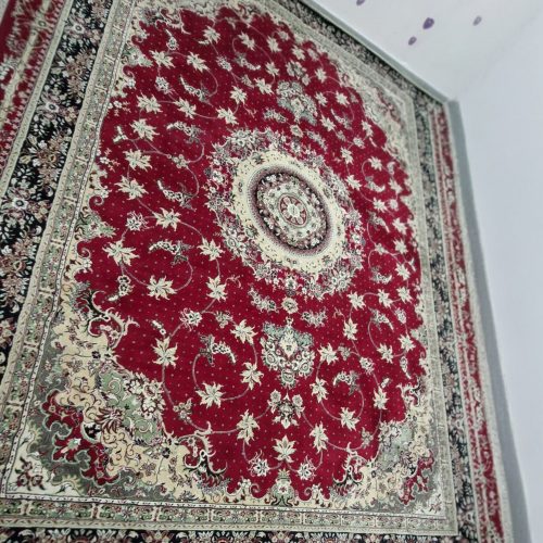 فرش 12 متری قرمز بدون پارگی و سوختگی