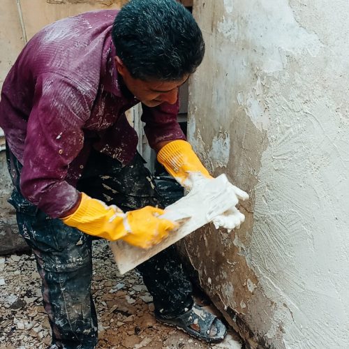 تعمیر کلیه امور بنایی و لوله کشی و نقاشی سذختمان