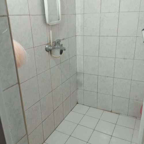 آپارتمان 110متری همراه با مغازه 15 متری