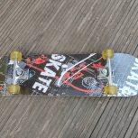 اسکیت برد در حد نو