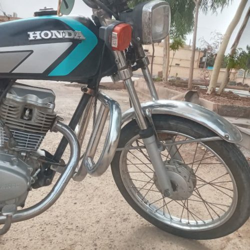 موتور 150 دارای سند  قیمت 18 تومن