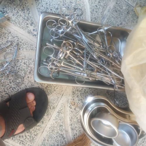 وسایل اتاق عمل بخیه کن قیچی انبر این وسیله ها