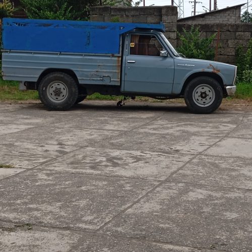 نیسان مدل 72