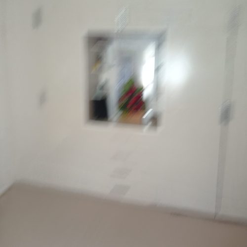 فروش سه طبقه بر روی جاده اصلی