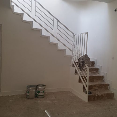 منزل دو طبقه در بست