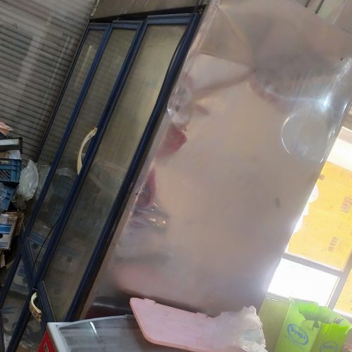 یخچال قصابی و ویترینی 6دربه سالم