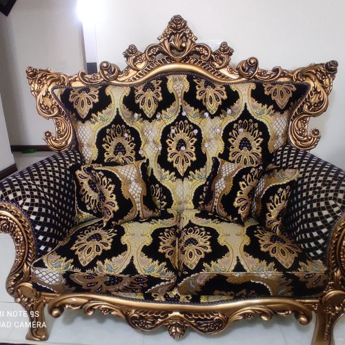 مبلمان 9 نفره،چوبی،به همراه میز وسط و سه میز عسلی