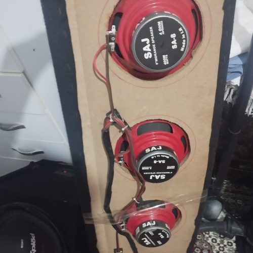 باسلام یک ساب سونی 1800وات ویک تاخچه با چهار تا میدرنج 8 بقیه توضیحات عکس نگاه کنید درحد درحدعالی