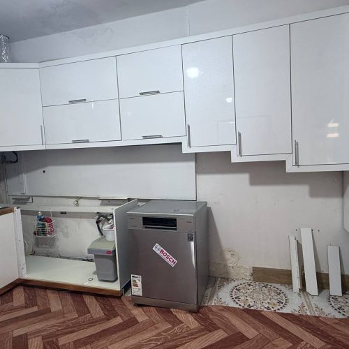 فروش کابینت هایگلاس سفید طلایی