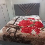 تخت خواب دونفره با تشک آینه میز آرایش صندلی دوتا میز کوچک