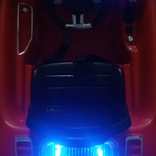 ماشین شارژی قرمز