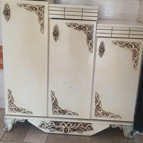 جاکفشی سه در