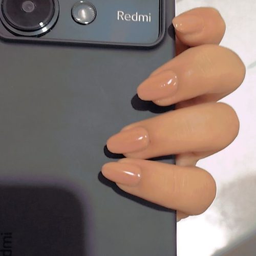 خدمات کاشت ناخن