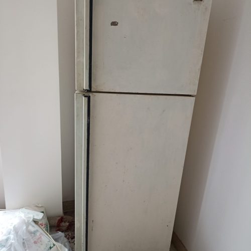 فروش یک عدد یخچال فریزر مناسب باغ و منزل