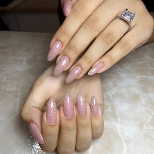 خدمات کاشت ناخن