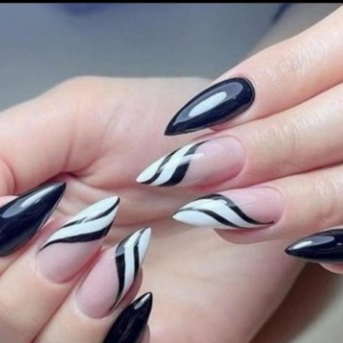 خدمات کاشت ناخن