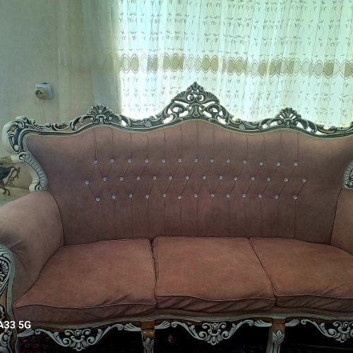 مبل سلطنتی9نفره کاملا سالم ودرحدنوبا3عددمیزعسلی بصورت نقدی22میلیون تومان و تخفیف ویژه درپای معامله فقط تماس بگیرید 09142152810