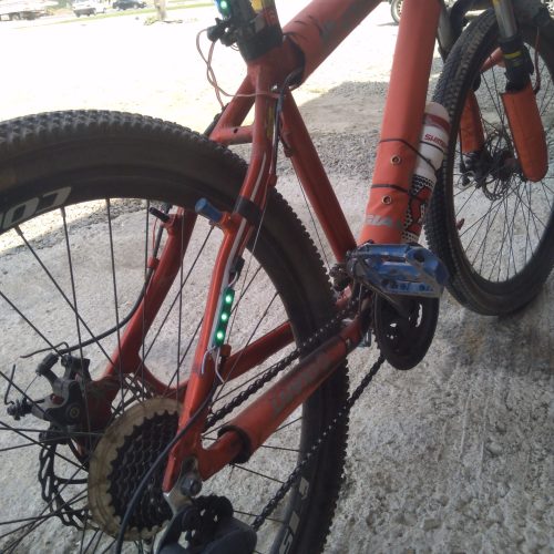 دوچرخه مدل 26 نونو همراه با بوق 12عدد چراغ الدی سالم سالم