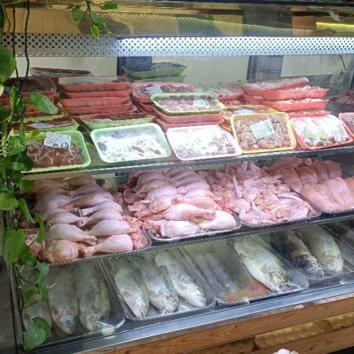 به مرغ خورد کن برای کار در پروتئینی نیازمندیم