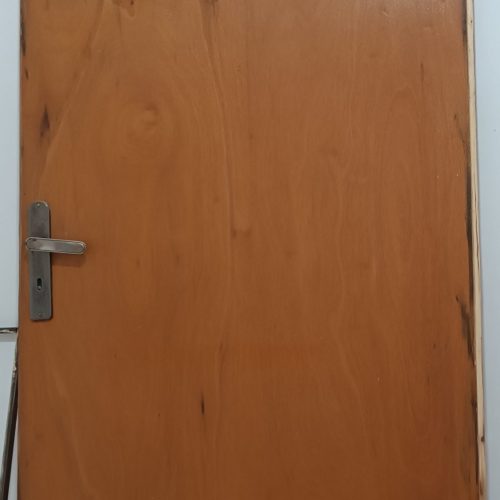 چهارچوب به همراه درب