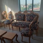 مبلمان باطرح زیبا کاملا سالم وتمیز 7عددتک نفره یکی هم سه نفره