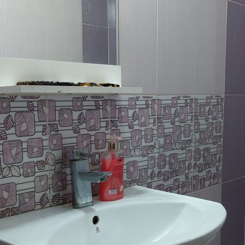 نیم طبقه با ورودی مجزا و حیاط شخصی