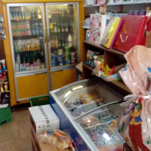 به یک همکار خانوم در سوپر مارکت