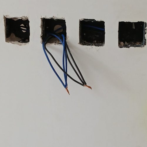 منفرد  برق کار ساختمان دارای مدرک فنی حرفه ای طبق استاندارد های بین المللی با 25 سال سابقه کار