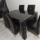 6عدد میز غذا خوری   دو کشاب  در حد نو وتمیز