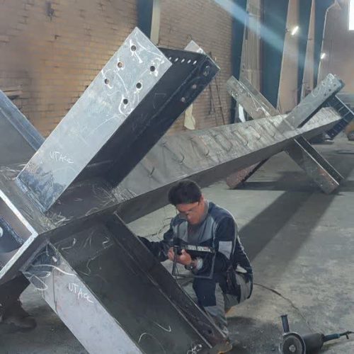 استخدام مونتاژکار+جوشکارco2+          کارگرساده+کارگرماهر
