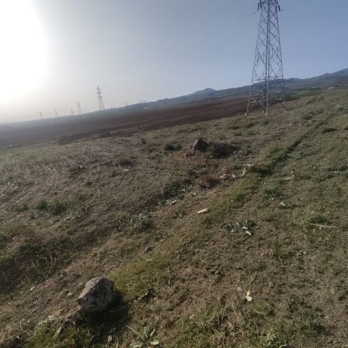 1300 متر زمین معاوضه هم دارم با خودرو