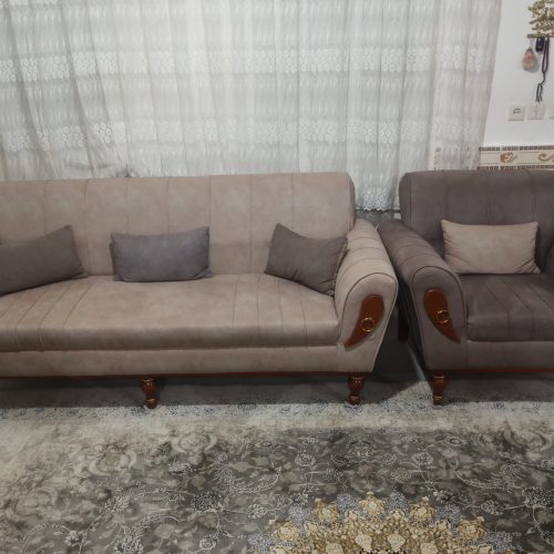 مبل راحتی و میز غذا خوری