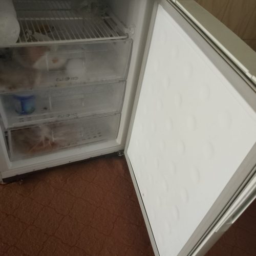 یخچال فریزر بسیار سالم