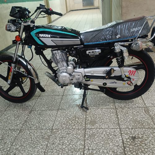 موتور نامی خشک خودم در آوردم دارای هدلایت و ریموت قطعات تزیینی هم زیاد انداختم در عکس معلومه