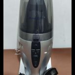 یک عدد جاروبرقی داخل ماشین درحد نو