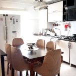 فروش آپارتمان دوخوابه در بلوار انصاری رشت – سند تک‌برگ، وام‌دار، نورگیر، موقعیت عالی