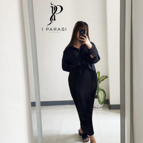 ست شومیز و دامن پلیسه ای