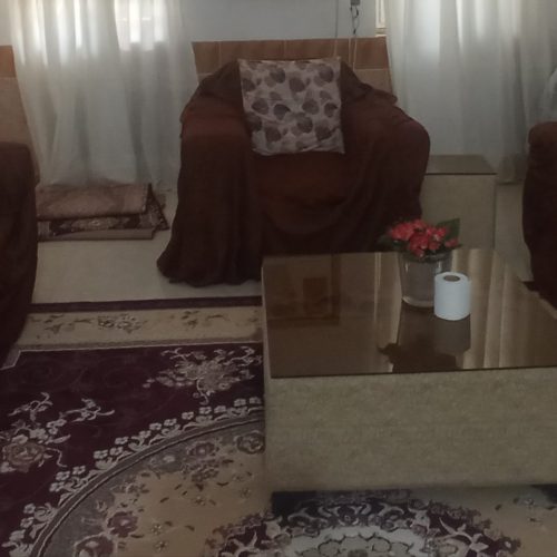 مبل و میز ست  در حد نو