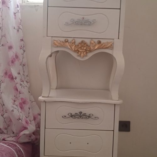 یک عدد میز تلویزیون سریس خواب دو نفره با تشک