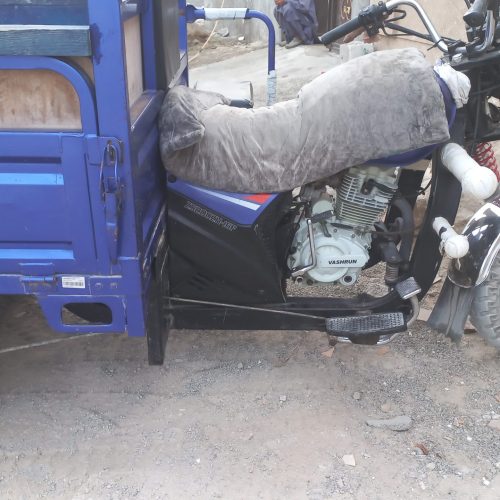 سه چرخ باربری اصن بارنبردیم به‌اش میخوام ماشین بگیرم میفرستمش