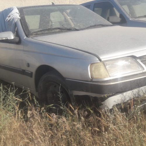 یک دستگاه پژو405