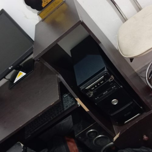 فروش کامپیوتر با میز و صندلی