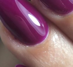 کاشت و طراحی ناخن با بهترین مواد_تخفیف ویژه مشتریان دیوار