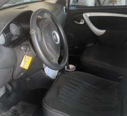 تمان سرویس ها تعویض شده . چند لکه رنگ