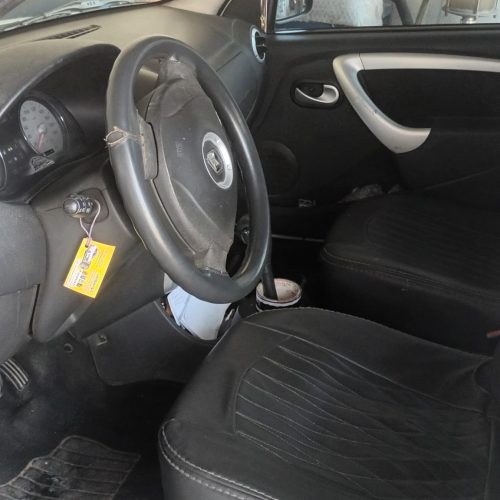 تمان سرویس ها تعویض شده . چند لکه رنگ