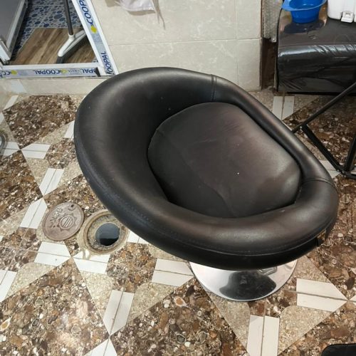 میز و صندلی و آینه