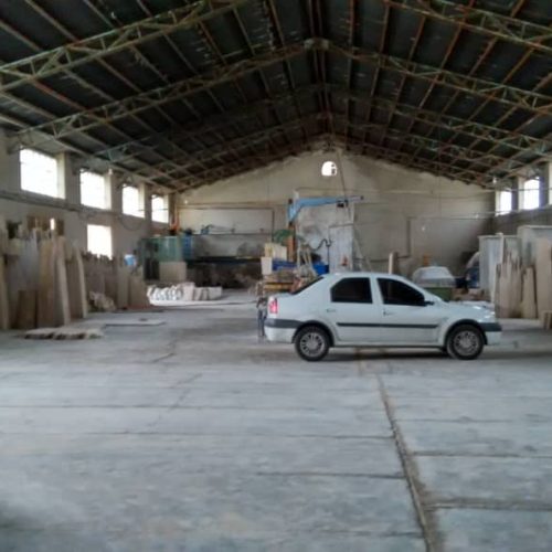 زمین حدود ۷۰۰۰ متری دو بر