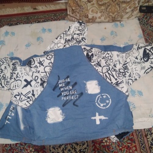 1عدد سویی شرت کاملا نو و سالم بدون پارگی بدون دوختگی وتعمیرات کاملا سالم