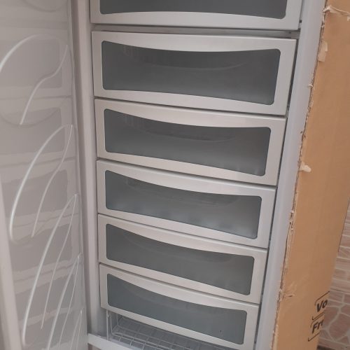 سلام دو عدد یخچال  فریزر  و ساده   کار کرده  سالم سالم  فریزر 7 کشور سالم قیمت توافقی